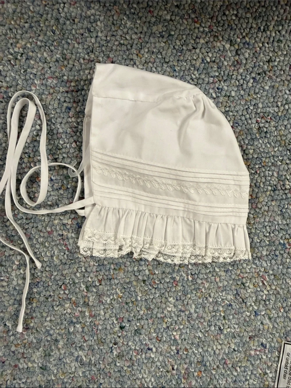 Feltman Bros White Hand-Embroidered Baby bonnet 6-9Months NWOT